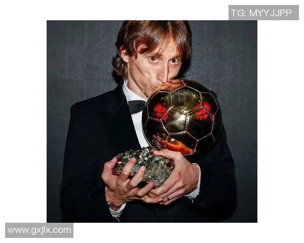 荣耀之巅世界足球明星奖杯见证足坛传奇与梦想的交汇