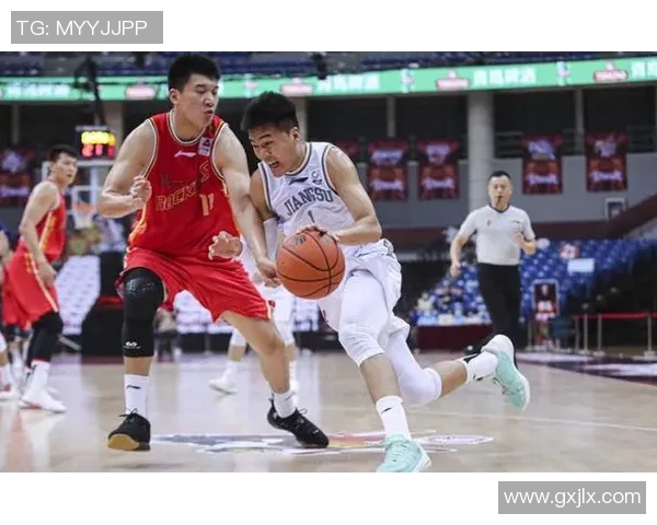 南京篮球队与西安篮球队赛后复盘分析两队状态与表现对比